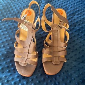 Brown wedges from Ross. Bought and never ended up wearing!